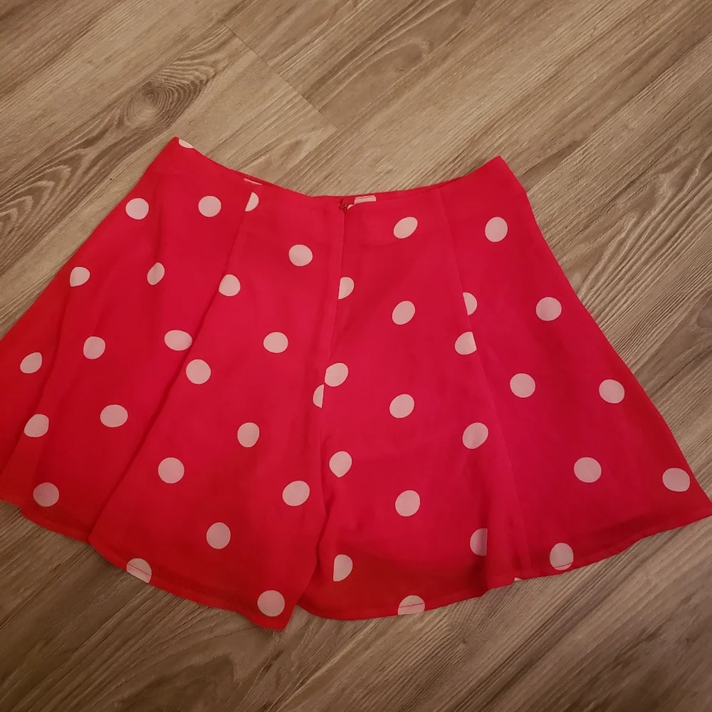 LPA Flirty Short - Picture 8 of 11